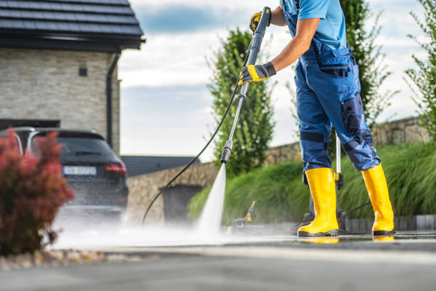 Best Pressure Washing Contractors  in Crystal Falls, MI